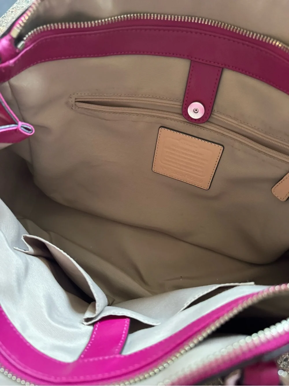 Coach stylish magenta